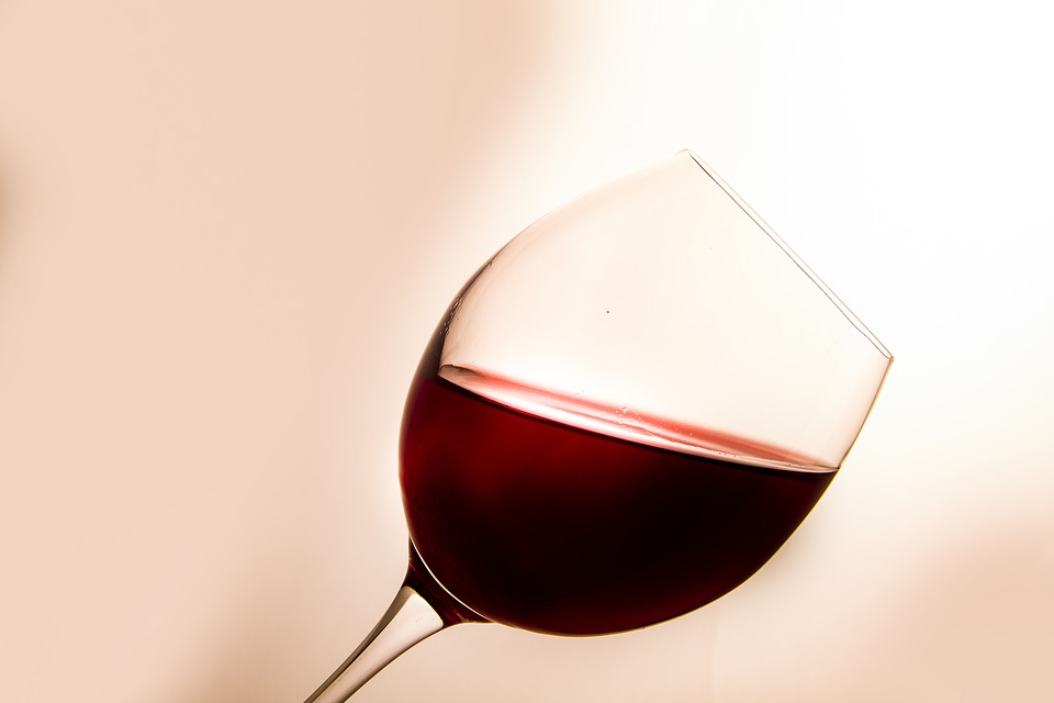 https://pixabay.com/es/copa-de-vino-vino-vidrio-beber-3078194/